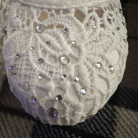 Zigi Soho flats. Embroidered white with sparkles. Size 7. Excellent condition - Picture 3 of 3